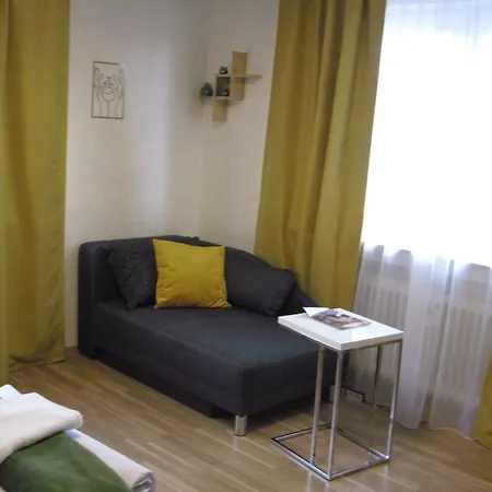 Diamond House Deluxe 9 *