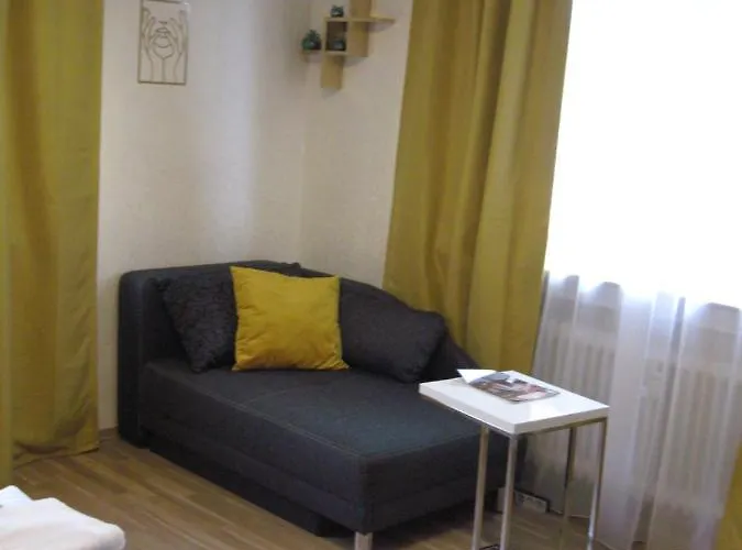 Diamond House Deluxe 9 *